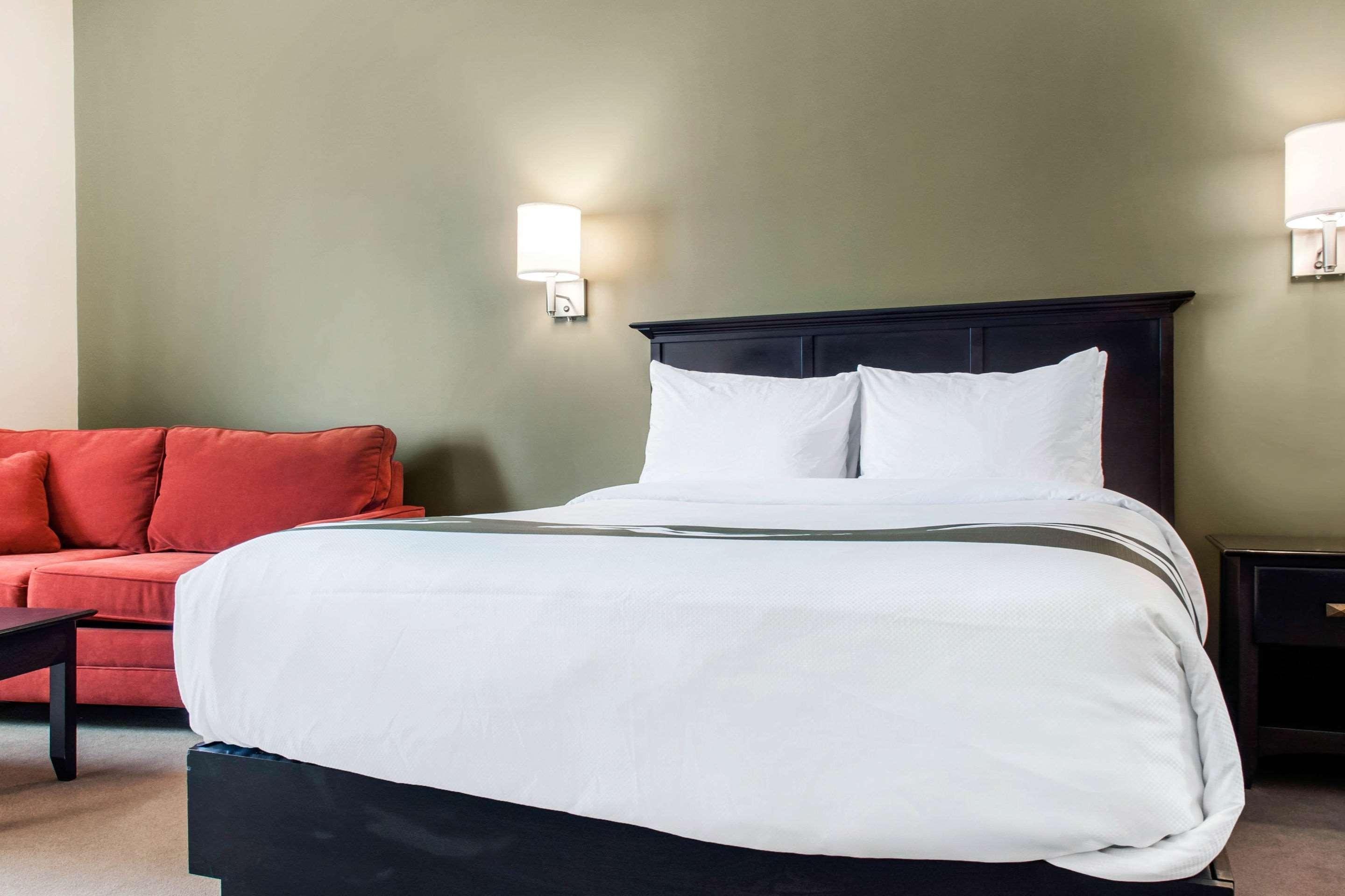 Quality Inn & Suites Quispamsis Rothesay Екстериор снимка
