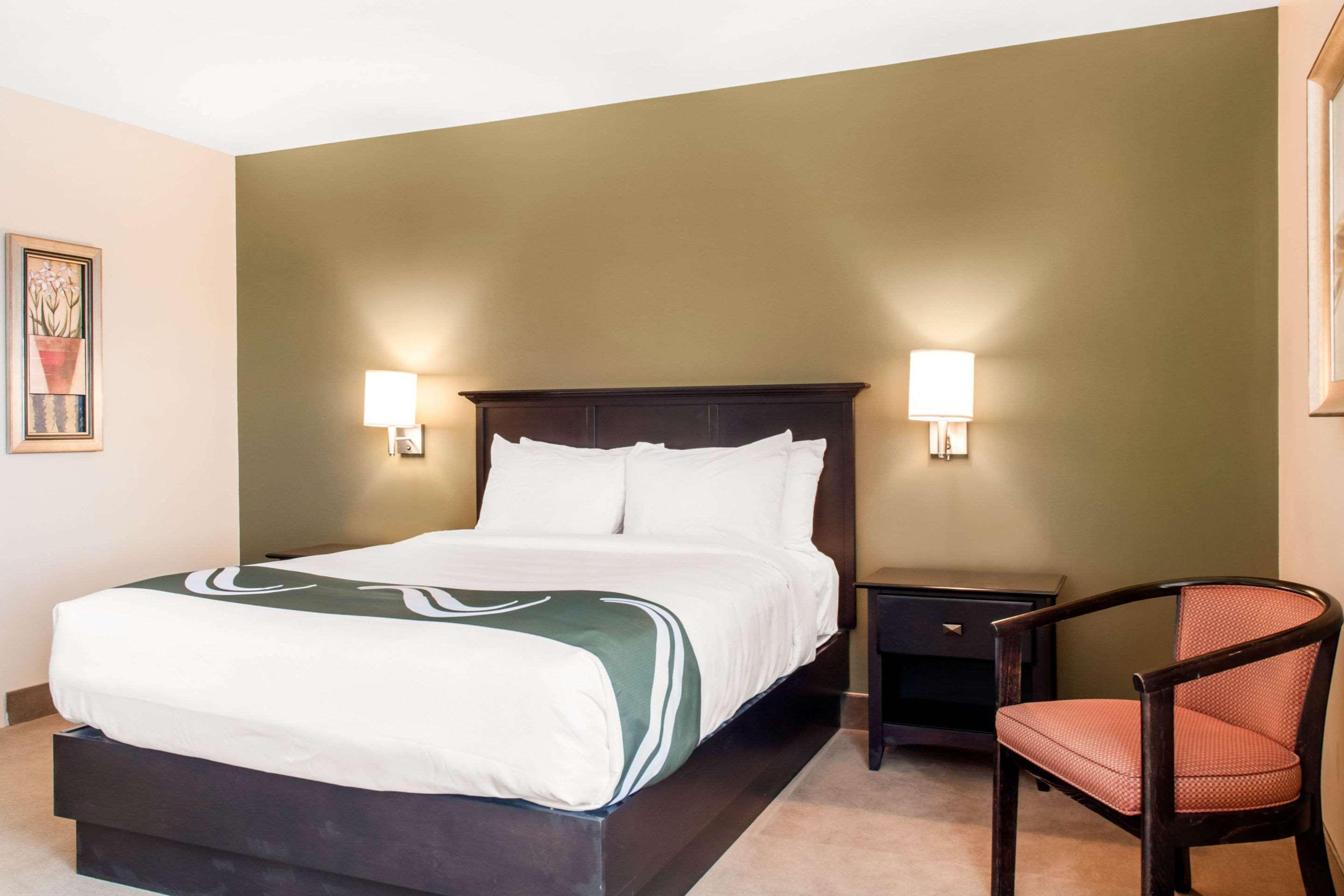 Quality Inn & Suites Quispamsis Rothesay Екстериор снимка