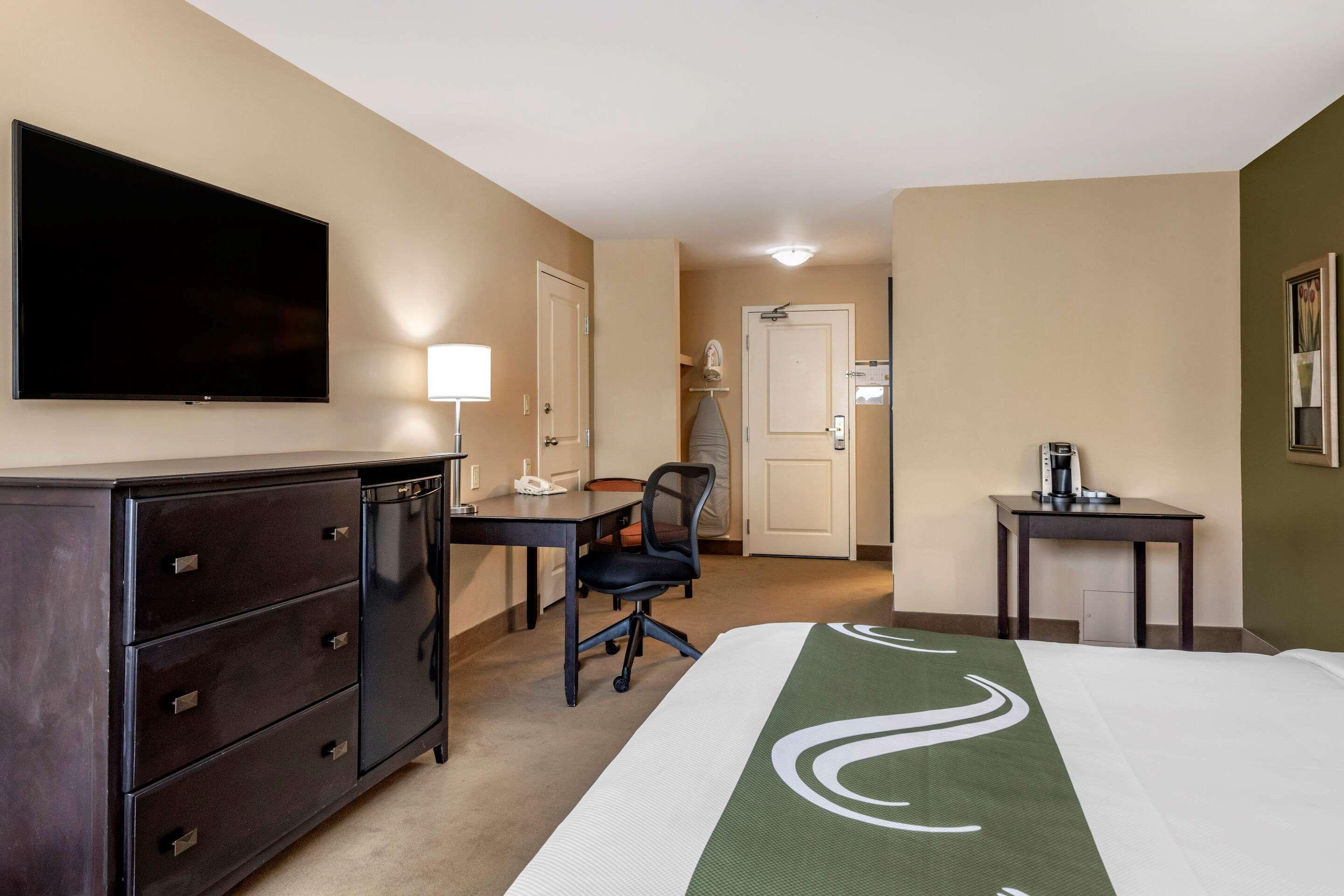 Quality Inn & Suites Quispamsis Rothesay Екстериор снимка