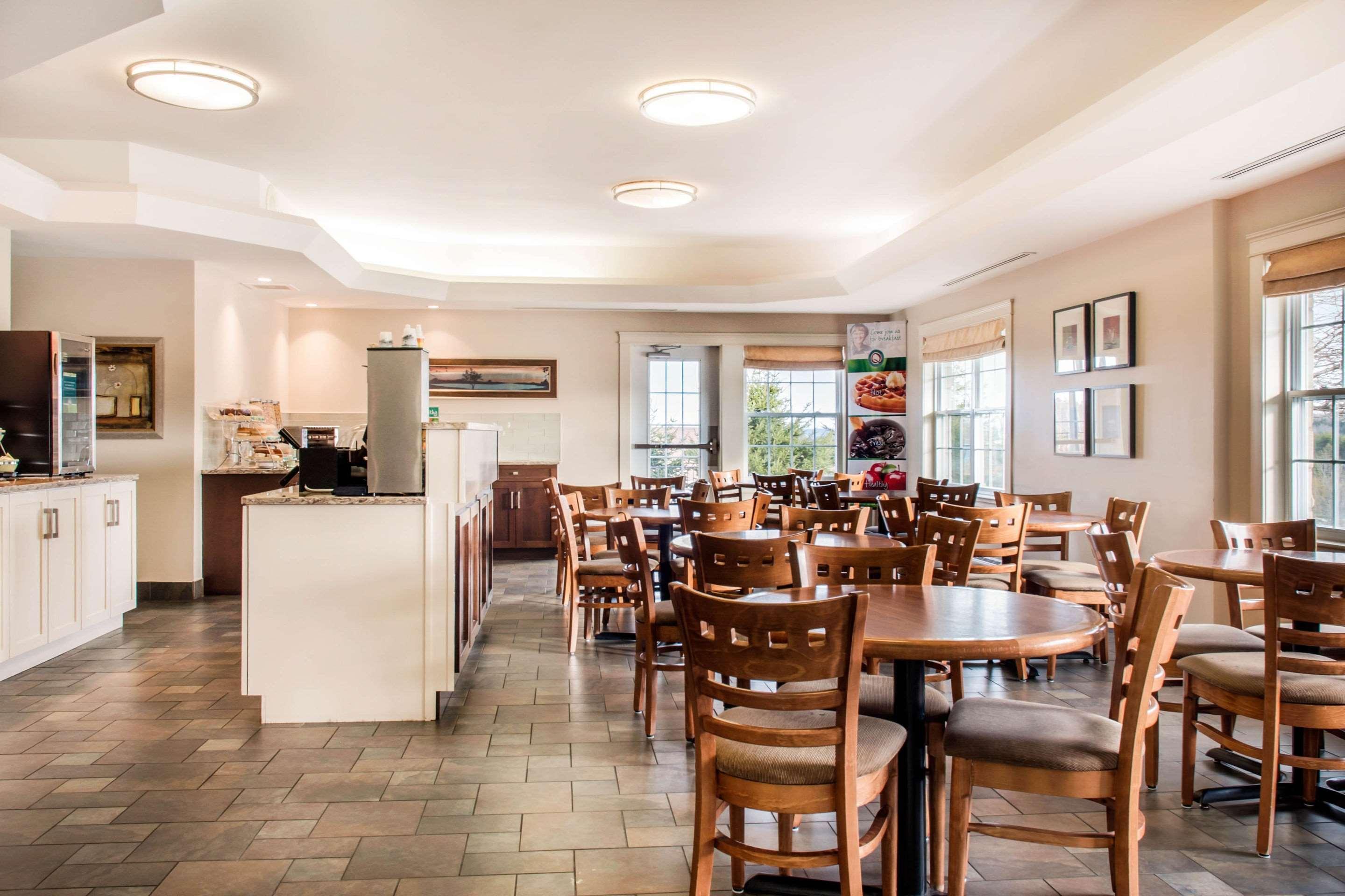 Quality Inn & Suites Quispamsis Rothesay Екстериор снимка