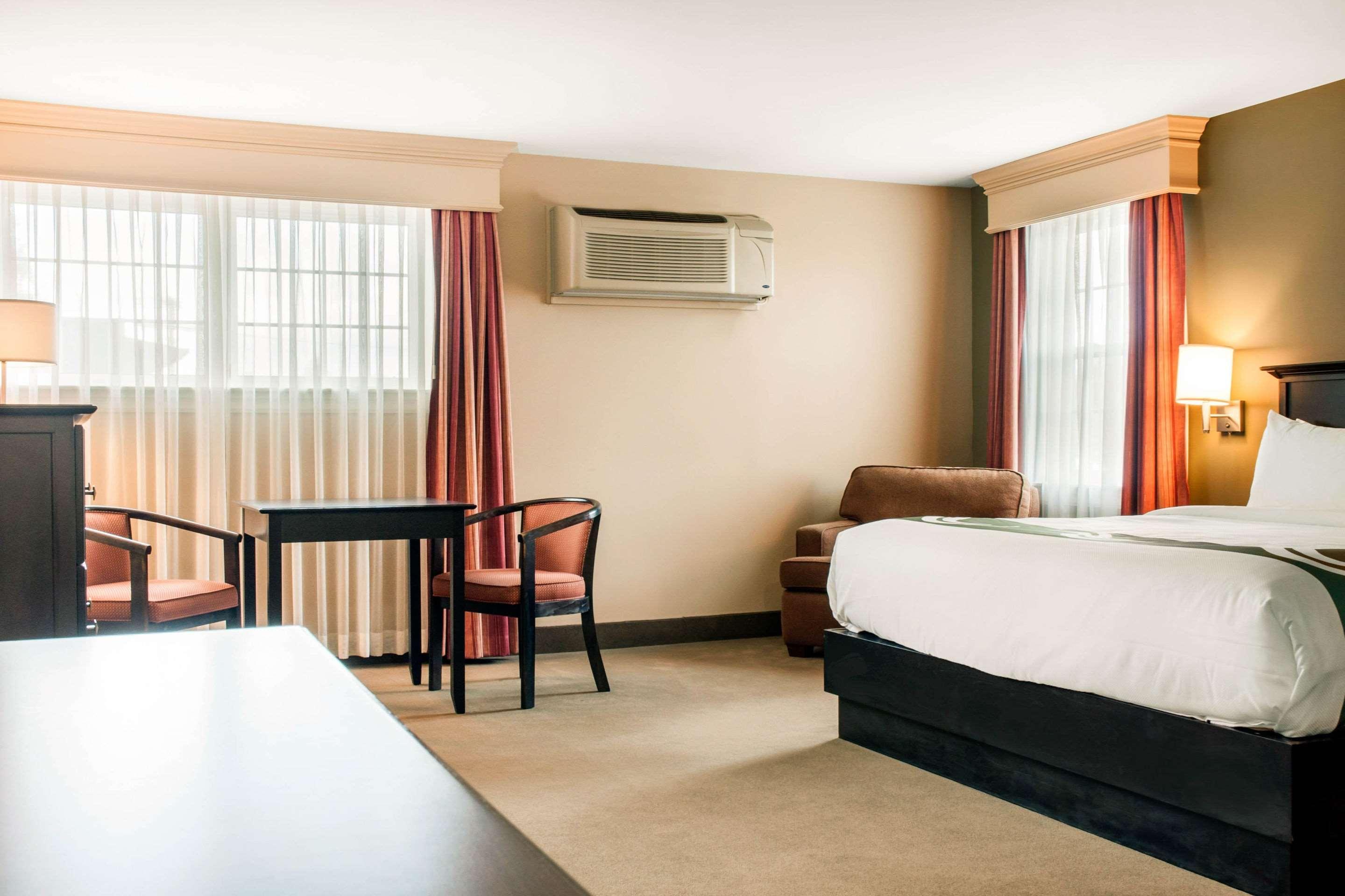 Quality Inn & Suites Quispamsis Rothesay Екстериор снимка
