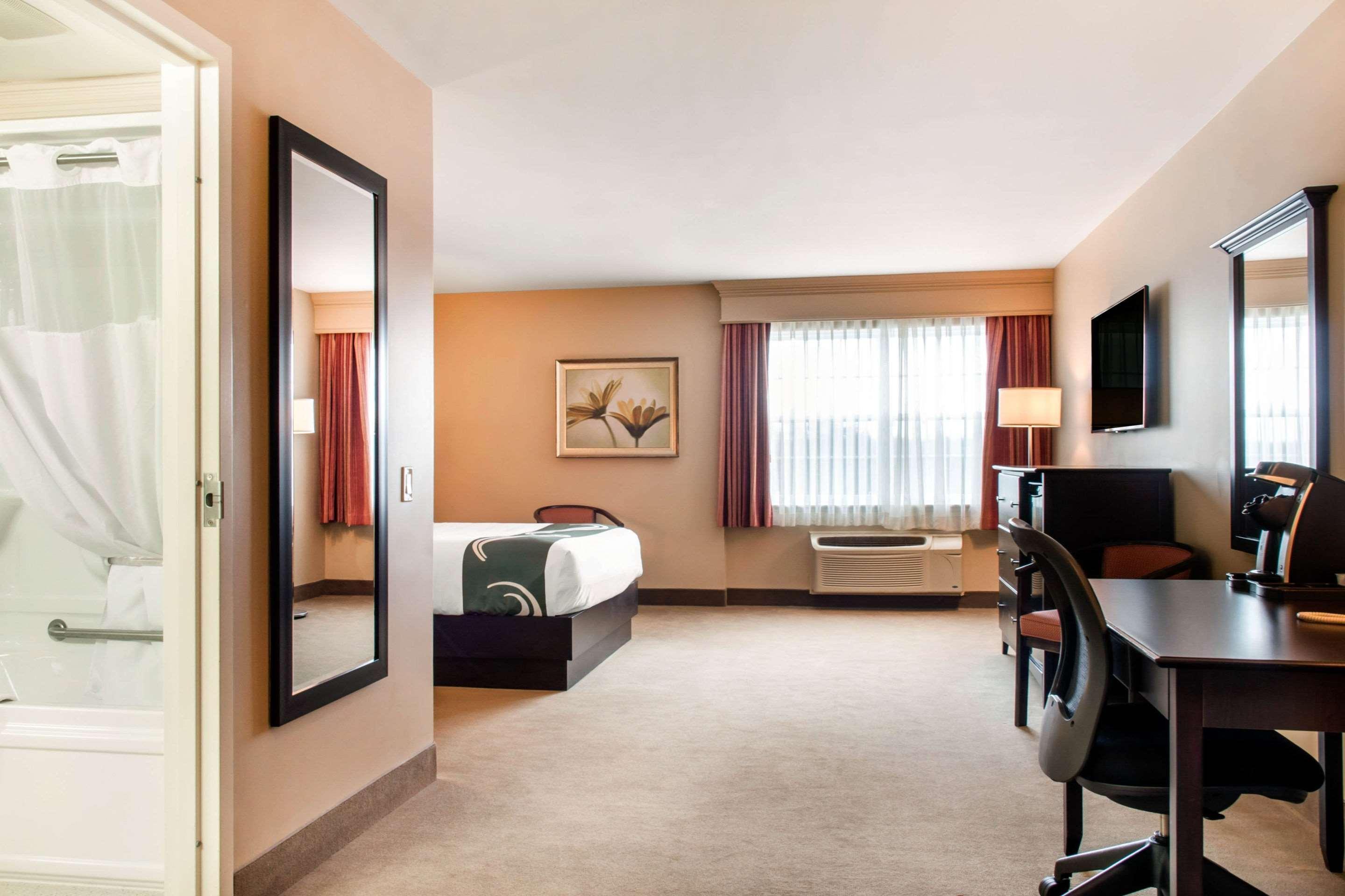 Quality Inn & Suites Quispamsis Rothesay Екстериор снимка