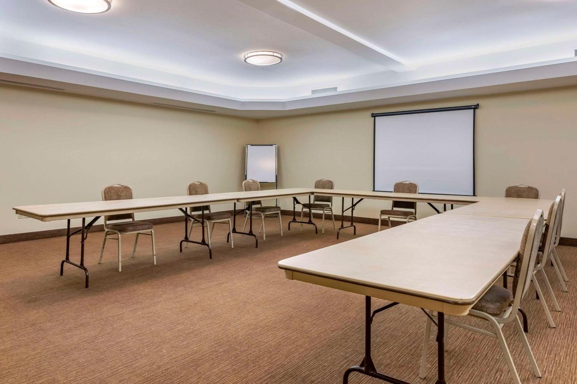 Quality Inn & Suites Quispamsis Rothesay Екстериор снимка