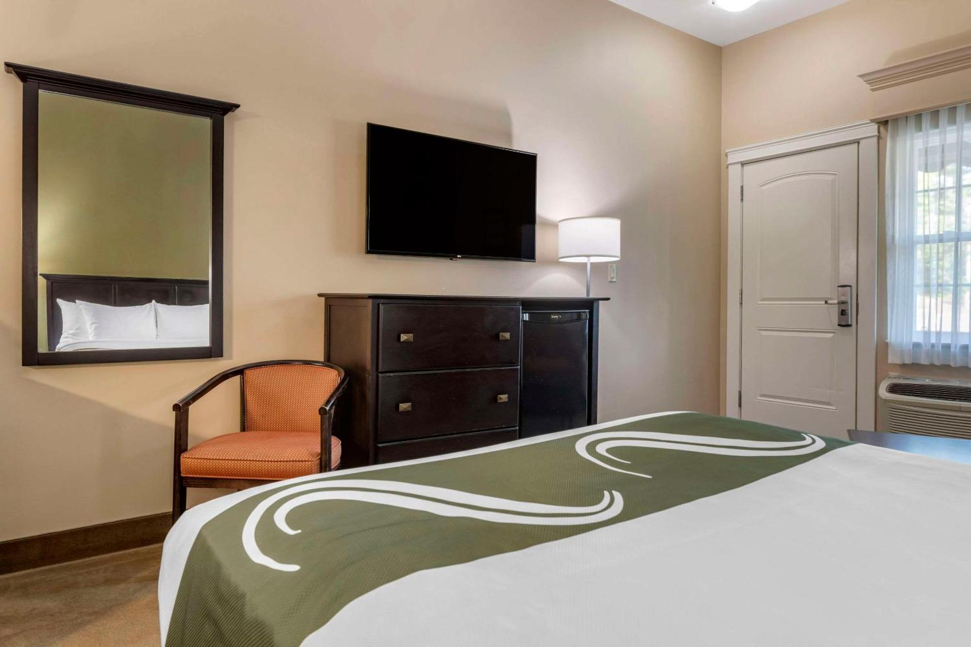 Quality Inn & Suites Quispamsis Rothesay Екстериор снимка